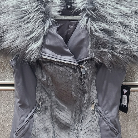 NWT, Women's Guess fur vest, grey, size XS, front zipper - Picture 3 of 4